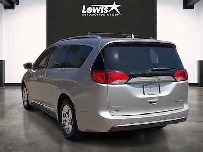 2019 Chrysler Pacifica FWD Minivan for sale #KR532860 - photo 2