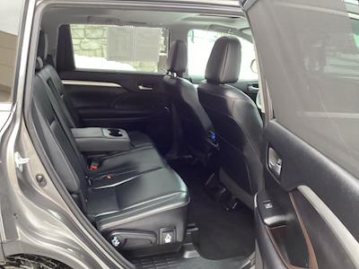 Used 2016 Toyota Highlander XLE for sale #26SF2913A - photo 2