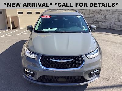 Used 2021 Chrysler Pacifica - photo 1