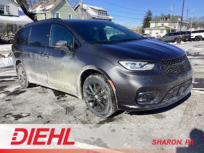 Used 2021 Chrysler Pacifica Touring L Minivan for sale #SP850A - photo 1