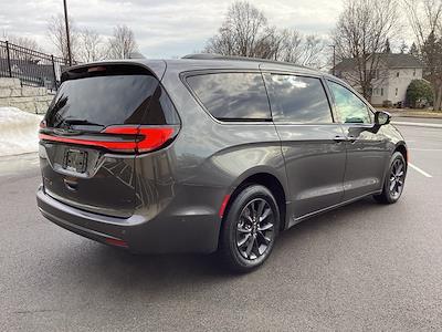 Used 2021 Chrysler Pacifica - photo 1