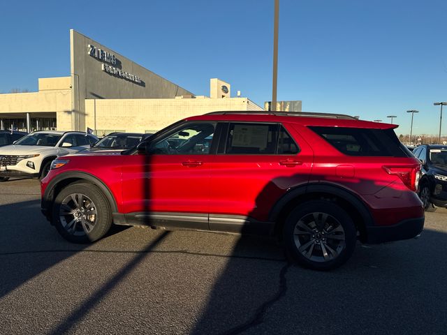 Used 2024 Ford Explorer XLT - photo 2