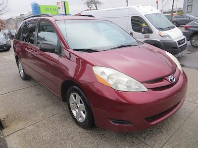Used 2007 Toyota Sienna LE Minivan for sale #07143694 - photo 1