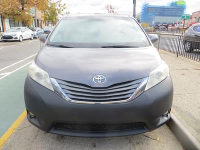 Used 2012 Toyota Sienna XLE Minivan for sale #12140985 - photo 2