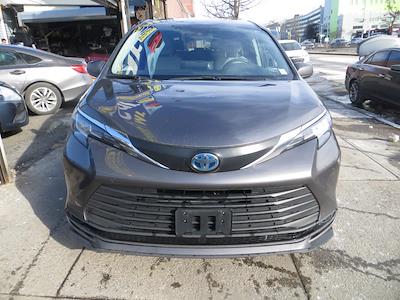 Used 2021 Toyota Sienna - photo 1