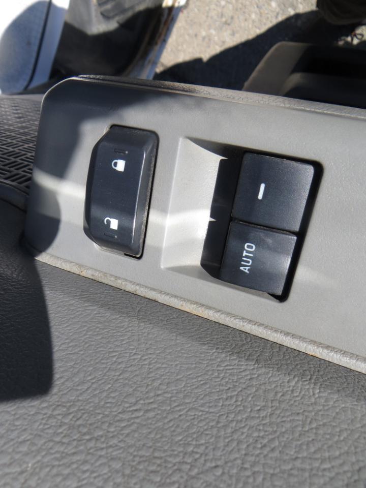 Used 2014 Ford E-350 - photo 17