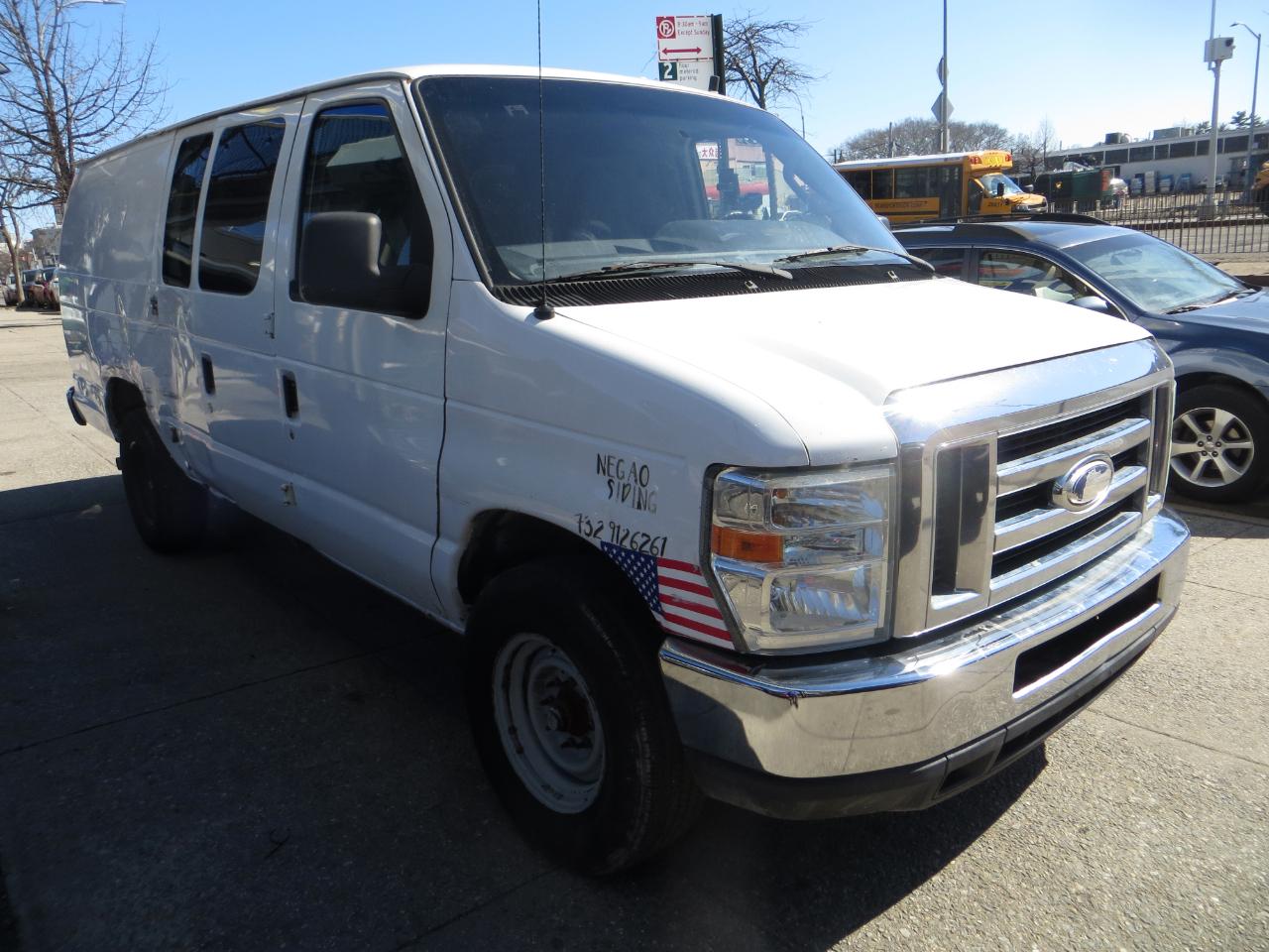 Used 2014 Ford E-350 - photo 5