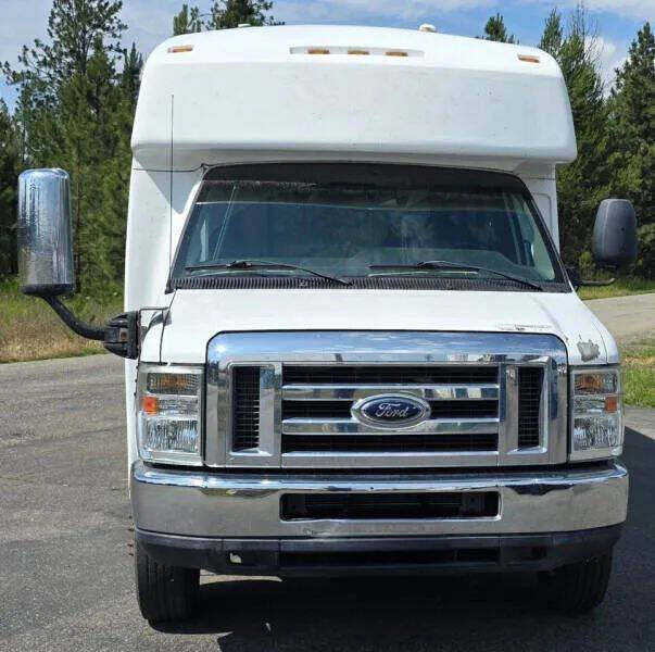 Used 2011 Ford E-450 - photo 6