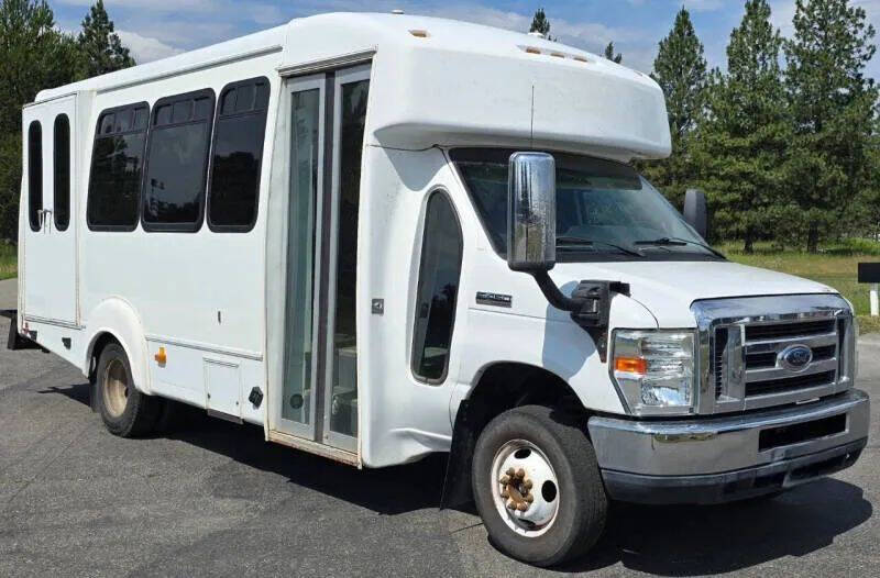 Used 2011 Ford E-450 - photo 7