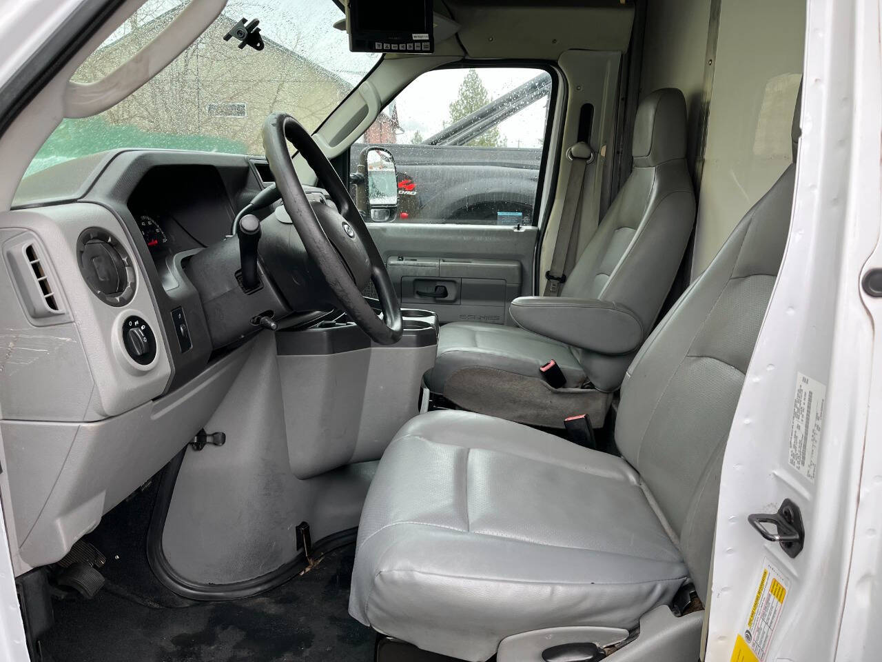 Used 2014 Ford E-450 - photo 9