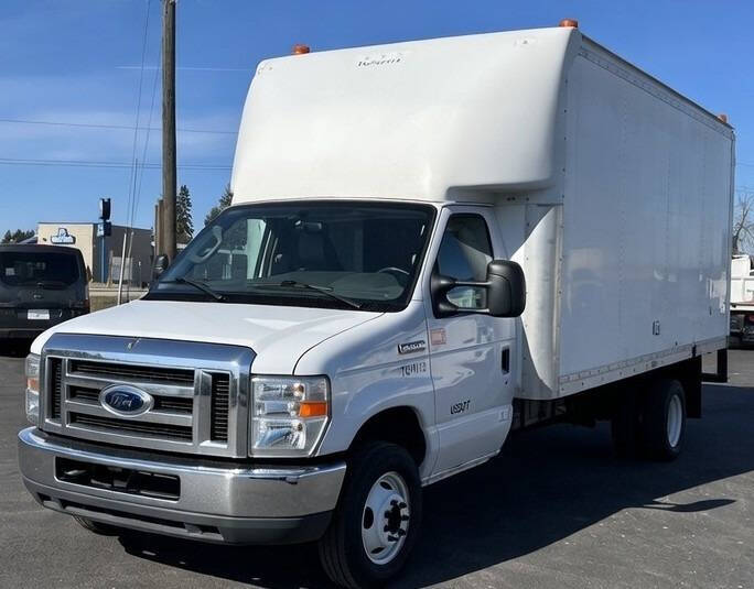 Used 2015 Ford E-450 - photo 16