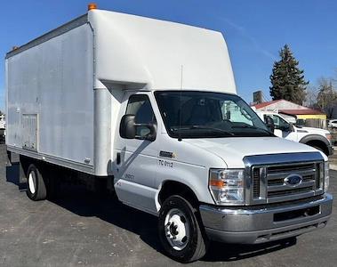 Used 2015 Ford E-450 - photo 1