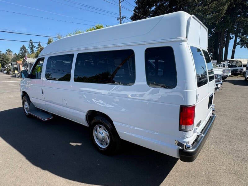 Used 2011 Ford E-250 - photo 2