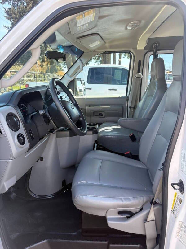 Used 2011 Ford E-250 - photo 11