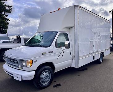 Used 2002 Ford E-450 - photo 1
