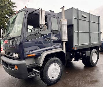 Used 2002 GMC T7500 - photo 1