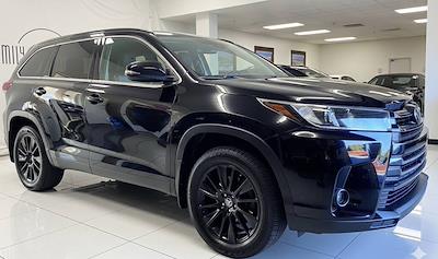 Used 2019 Toyota Highlander SE for sale #5TDJZRFHXKS624089 - photo 1
