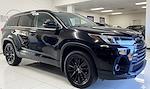 Used 2019 Toyota Highlander SE for sale #5TDJZRFHXKS624089 - photo 1