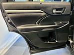Used 2019 Toyota Highlander SE for sale #5TDJZRFHXKS624089 - photo 18