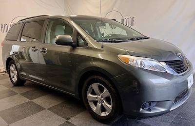 Used 2012 Toyota Sienna - photo 1