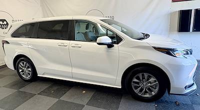 Used 2022 Toyota Sienna LE Minivan for sale #5TDKSKFC5NS047027 - photo 1