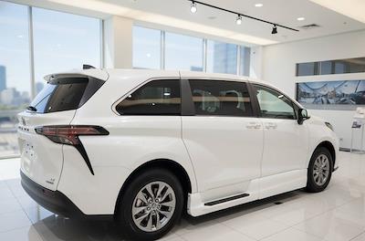 Used 2022 Toyota Sienna LE Minivan for sale #5TDKSKFCXNS071663 - photo 2
