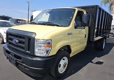 Used 2022 Ford E-450 - photo 1