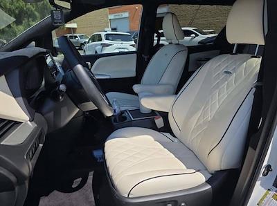 Used 2020 Toyota Sienna - photo 1