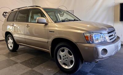 Used 2005 Toyota Highlander - photo 1
