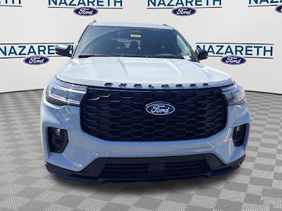 2027 Ford Explorer 4WD SUV for sale #51116 - photo 2