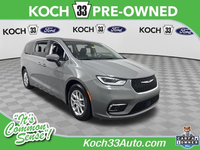 Used 2023 Chrysler Pacifica - photo 9