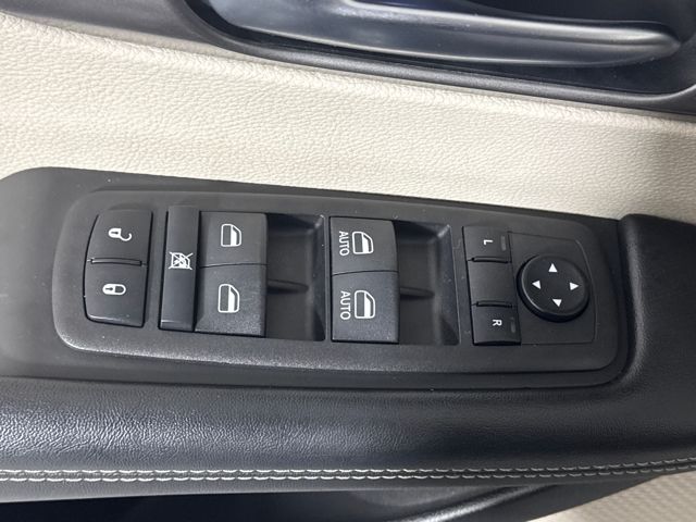 Used 2023 Chrysler Pacifica - photo 26