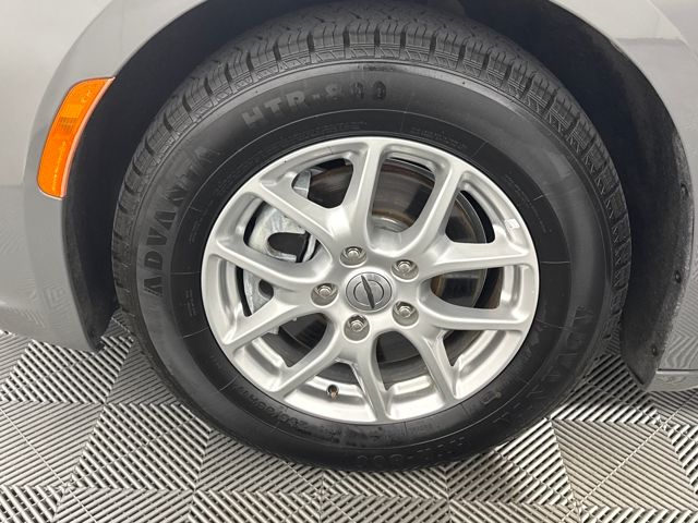 Used 2023 Chrysler Pacifica - photo 28