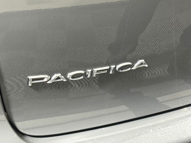 Used 2023 Chrysler Pacifica - photo 34