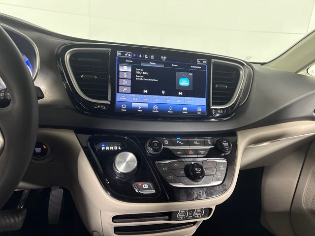 Used 2023 Chrysler Pacifica - photo 38