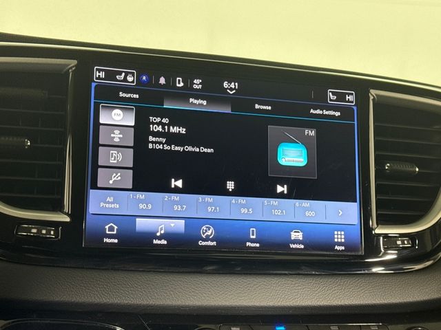 Used 2023 Chrysler Pacifica - photo 39