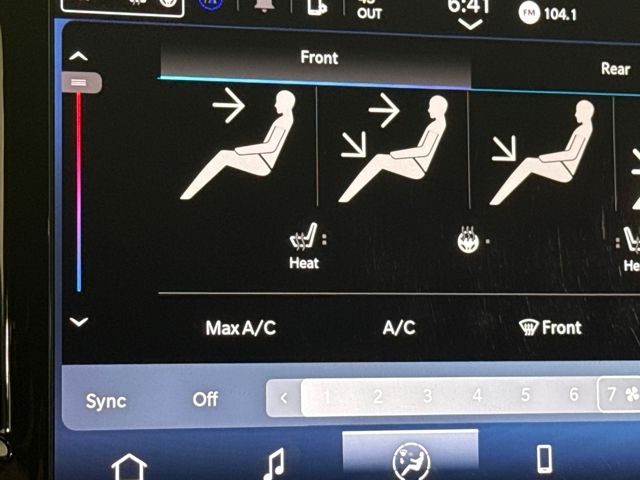 Used 2023 Chrysler Pacifica - photo 41