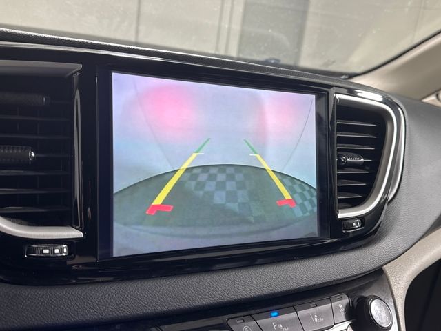 Used 2023 Chrysler Pacifica - photo 2