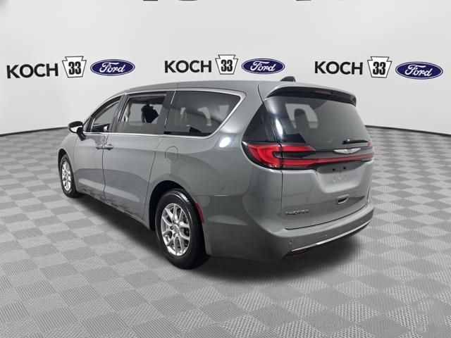 Used 2023 Chrysler Pacifica - photo 14