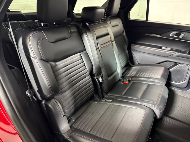 Used 2025 Ford Explorer - photo 16