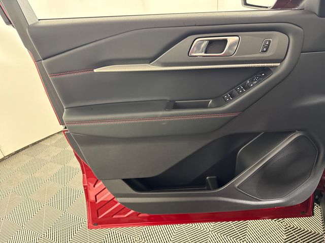 Used 2025 Ford Explorer - photo 28