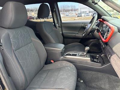 Used 2017 Toyota Tacoma - photo 1