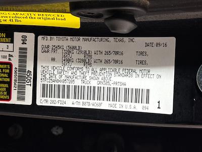 Used 2017 Toyota Tacoma - photo 1