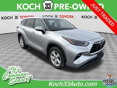 Used 2022 Toyota Highlander - photo 1