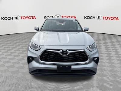 Used 2022 Toyota Highlander - photo 1