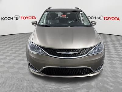 Used 2017 Chrysler Pacifica - photo 1