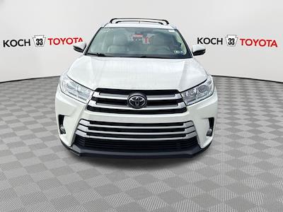 Used 2017 Toyota Highlander - photo 2