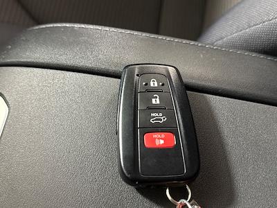 Used 2023 Toyota Highlander - photo 1