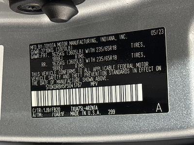 Used 2023 Toyota Highlander - photo 1