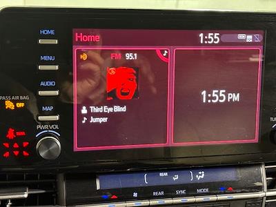 Used 2022 Toyota Sienna - photo 1